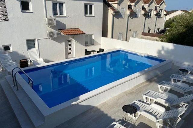 Sea-Views Brazza Apartments With Private Pool Milna  Exterior foto
